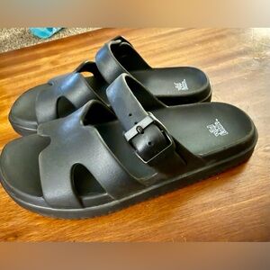 Wild Fable Black Sandals